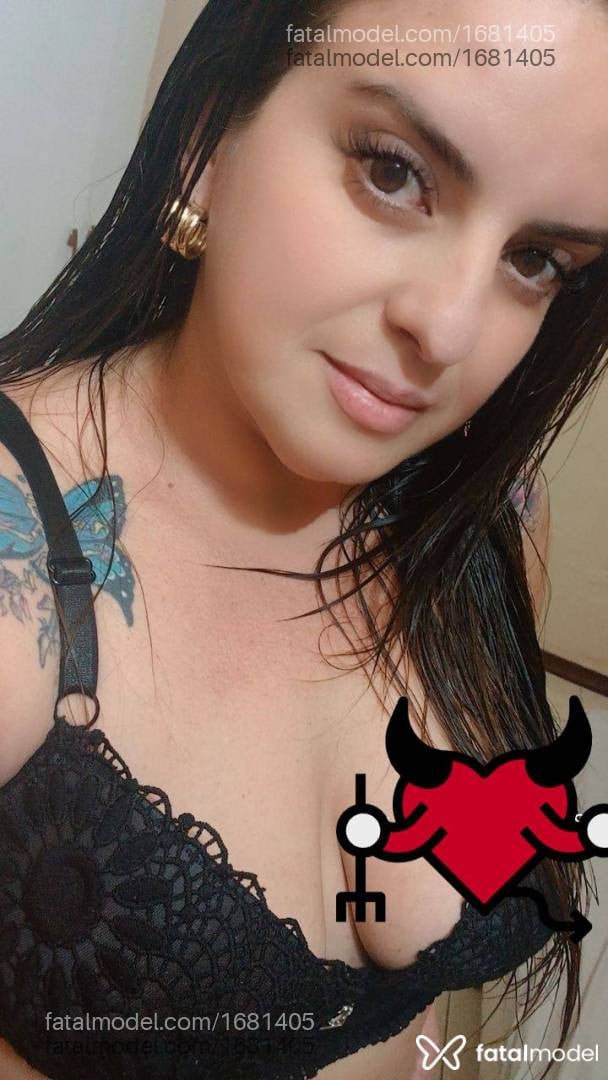 Acompanhante mulher com cabelo castanho de olhos mel em Marília - Raphaela