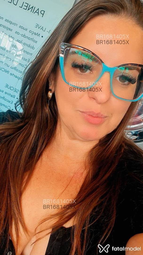 Acompanhante mulher com cabelo castanho de olhos mel em Bragança Paulista Acompanhante mulher com cabelo castanho de olhos mel em Bragança Paulista - Raphaela
