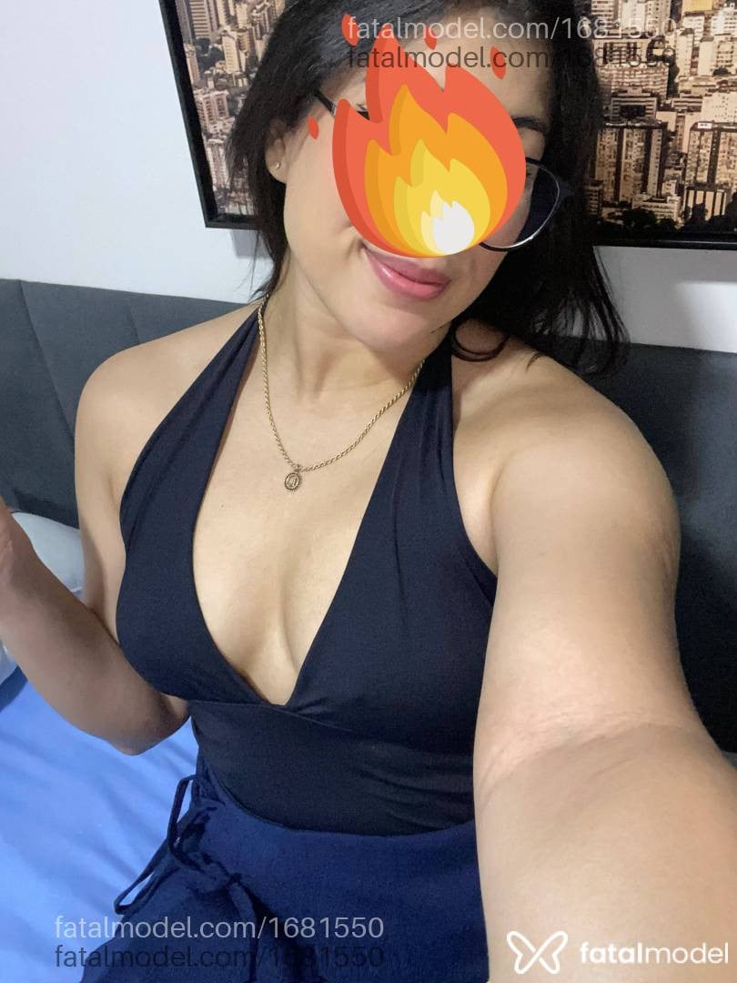 Acompanhante mulher com cabelo castanho de olhos castanhos em Ourinhos Acompanhante mulher com cabelo castanho de olhos castanhos em Ourinhos - Luísa Martins