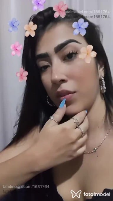 Acompanhante mulher morena (o) de olhos castanhos em Quirinópolis Acompanhante mulher morena (o) de olhos castanhos em Quirinópolis - Manu Oliver
