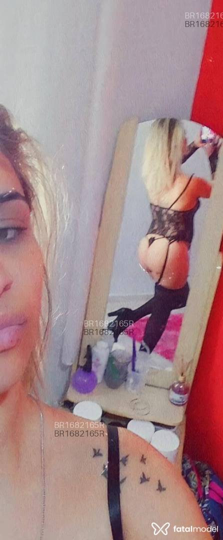 Acompanhante mulher com cabelo castanho de olhos verdes em São José dos Campos - Danny Reis