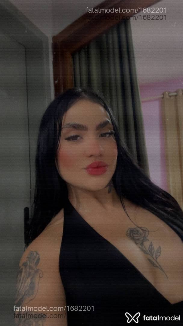 Acompanhante mulher morena (o) de olhos pretos - Mia Ravelle