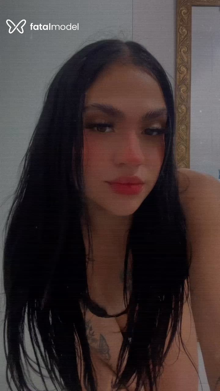 Acompanhante mulher morena (o) de olhos pretos - Liz Monteiro