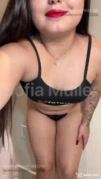 Acompanhante mulher morena (o) de olhos castanhos em Virtual - Sofia Müller