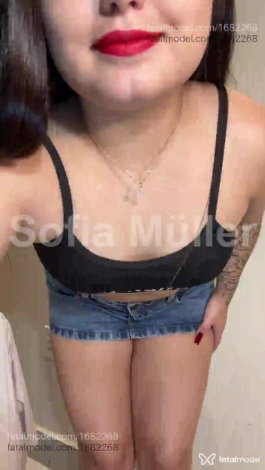 Acompanhante mulher morena (o) de olhos castanhos em Virtual - Sofia Müller