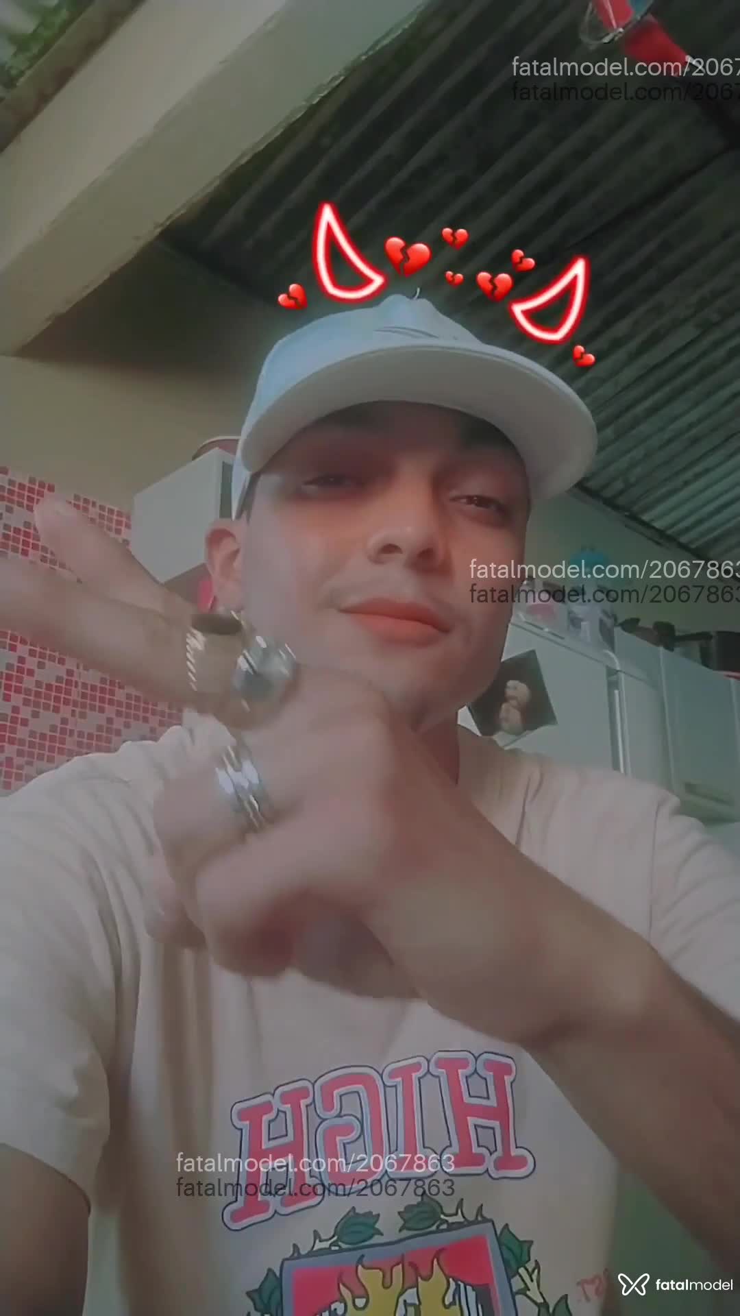 Acompanhante homem com cabelo castanho de olhos castanhos em Espera Feliz Acompanhante homem com cabelo castanho de olhos castanhos em Espera Feliz - Zeuss