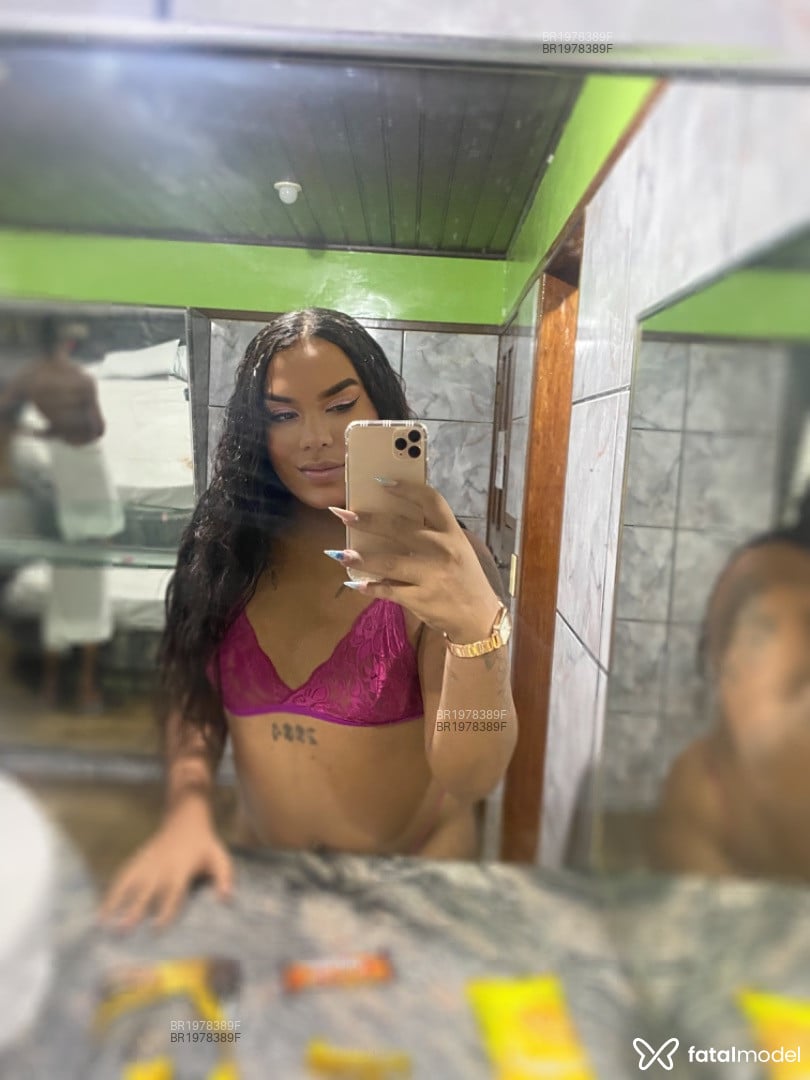 Acompanhante mulher trans morena (o) de olhos castanhos em João Pessoa - Indiaportiguar