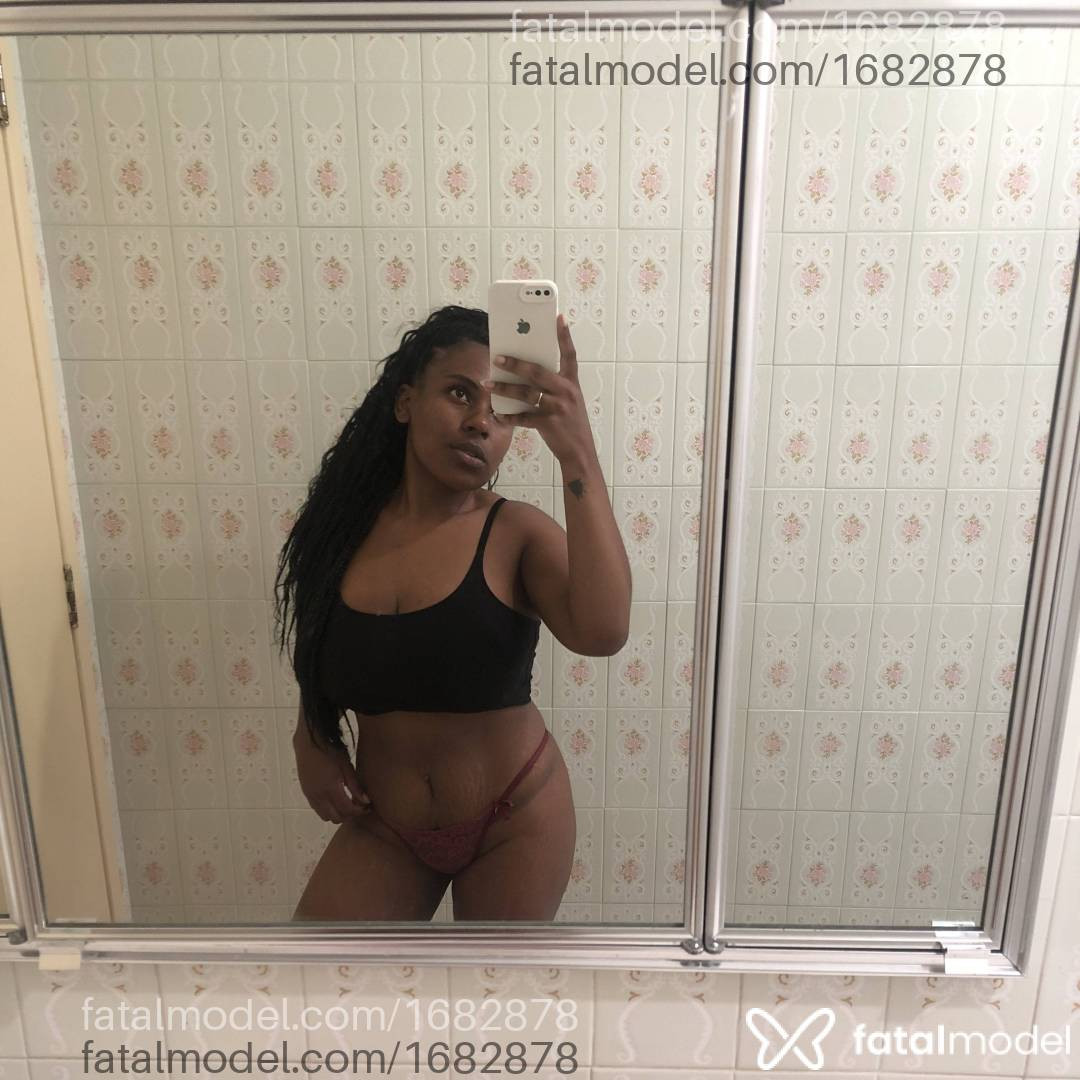 Acompanhante mulher morena (o) de olhos pretos em Porto Alegre - Helen Muller