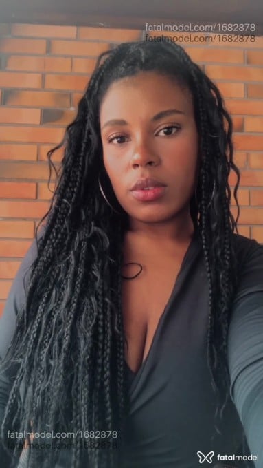 Acompanhante mulher morena (o) de olhos pretos em Porto Alegre - Helen Muller