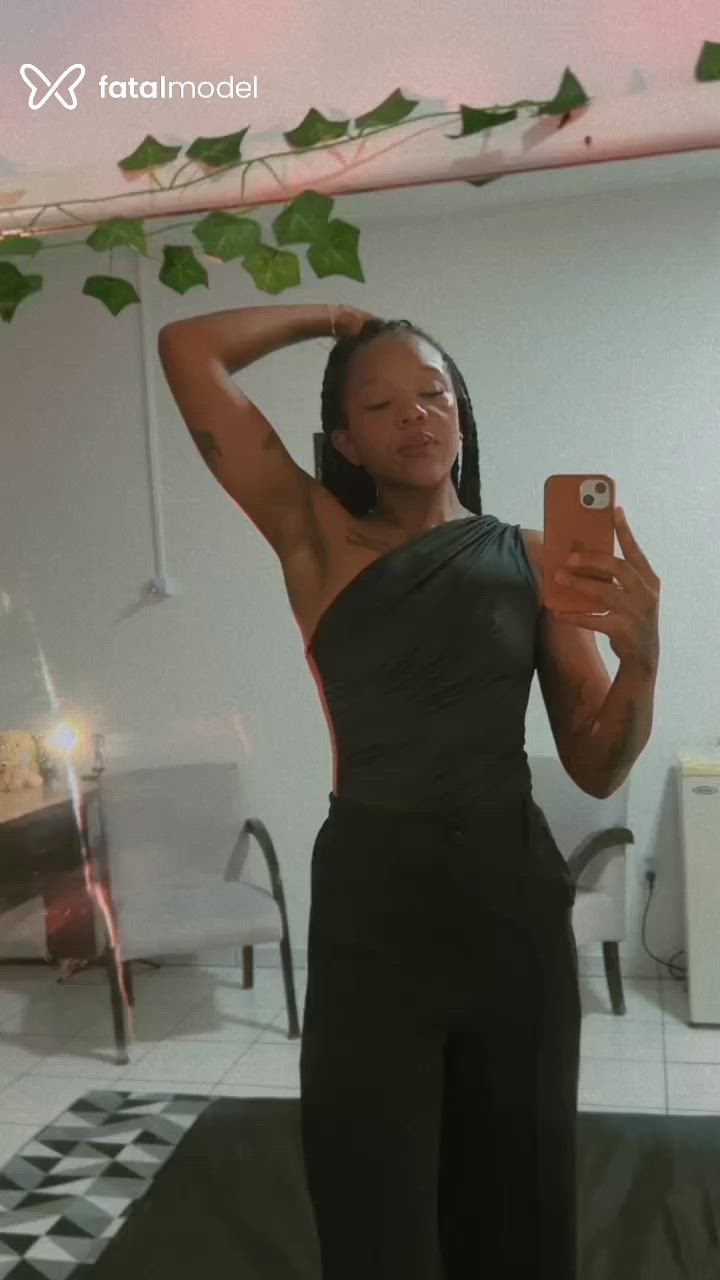 Acompanhante mulher morena (o) de olhos pretos em São José Acompanhante mulher morena (o) de olhos pretos em São José - Preta Nuru