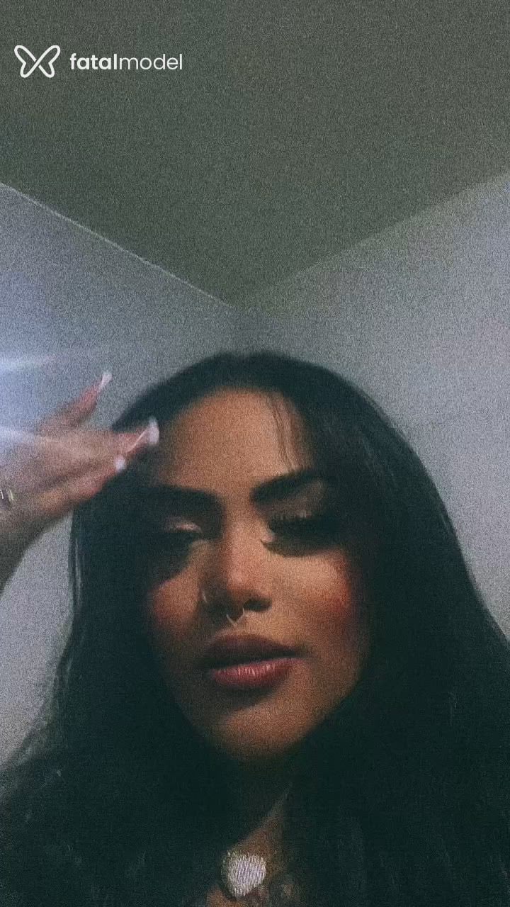 Acompanhante mulher com cabelo castanho de olhos castanhos - Maju Madellin