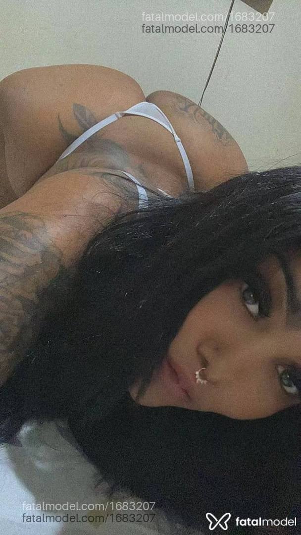 Acompanhante mulher com cabelo castanho de olhos castanhos - Maju Madellin