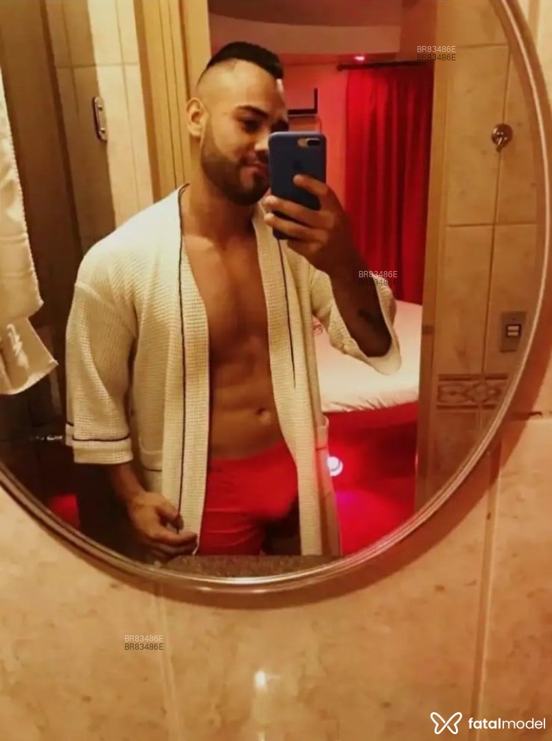 Acompanhante homem com cabelo castanho de olhos castanhos em Florianópolis - Thiago
