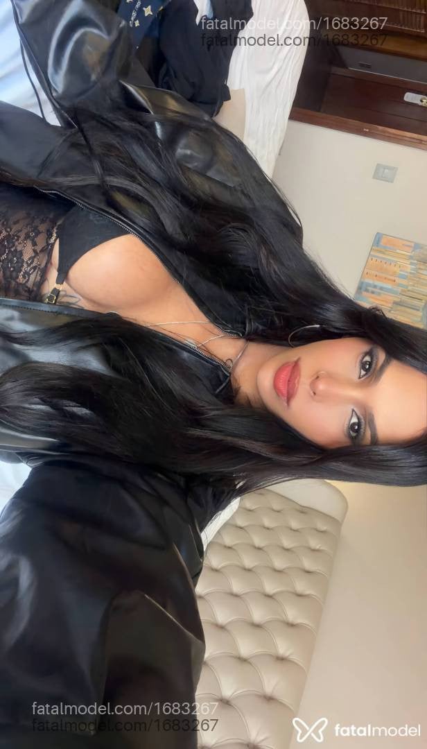 Acompanhante mulher morena (o) de olhos castanhos - Manuela Morais Acompanhante mulher morena (o) de olhos castanhos - Manuela Morais