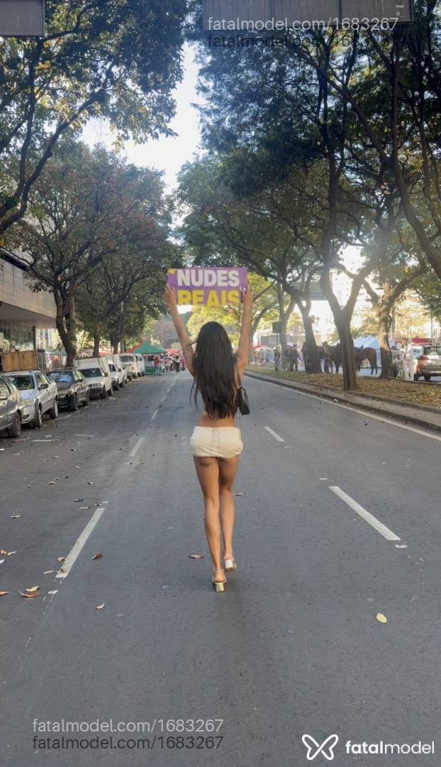 Acompanhante mulher morena (o) de olhos castanhos em Mariana - Manuela Morais