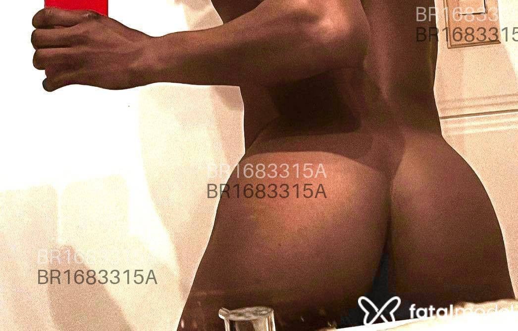 Acompanhante homem morena (o) de olhos castanhos em Marília - Farias