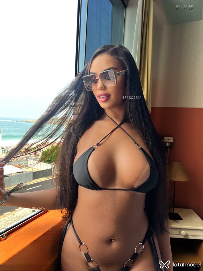 Acompanhante mulher trans com cabelo castanho de olhos castanhos em São Paulo - Luara