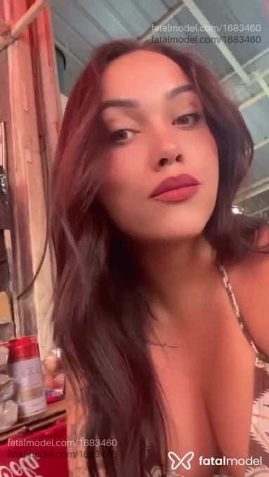Acompanhante mulher trans morena (o) de olhos verdes em Juiz de Fora - Bia dias