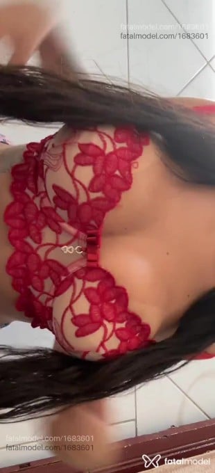 Acompanhante mulher morena (o) de olhos pretos em Goianésia - Kamilla