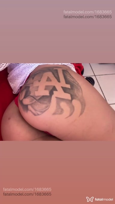 Acompanhante mulher com cabelo castanho de olhos mel em Gravataí - Eduarda Vaz