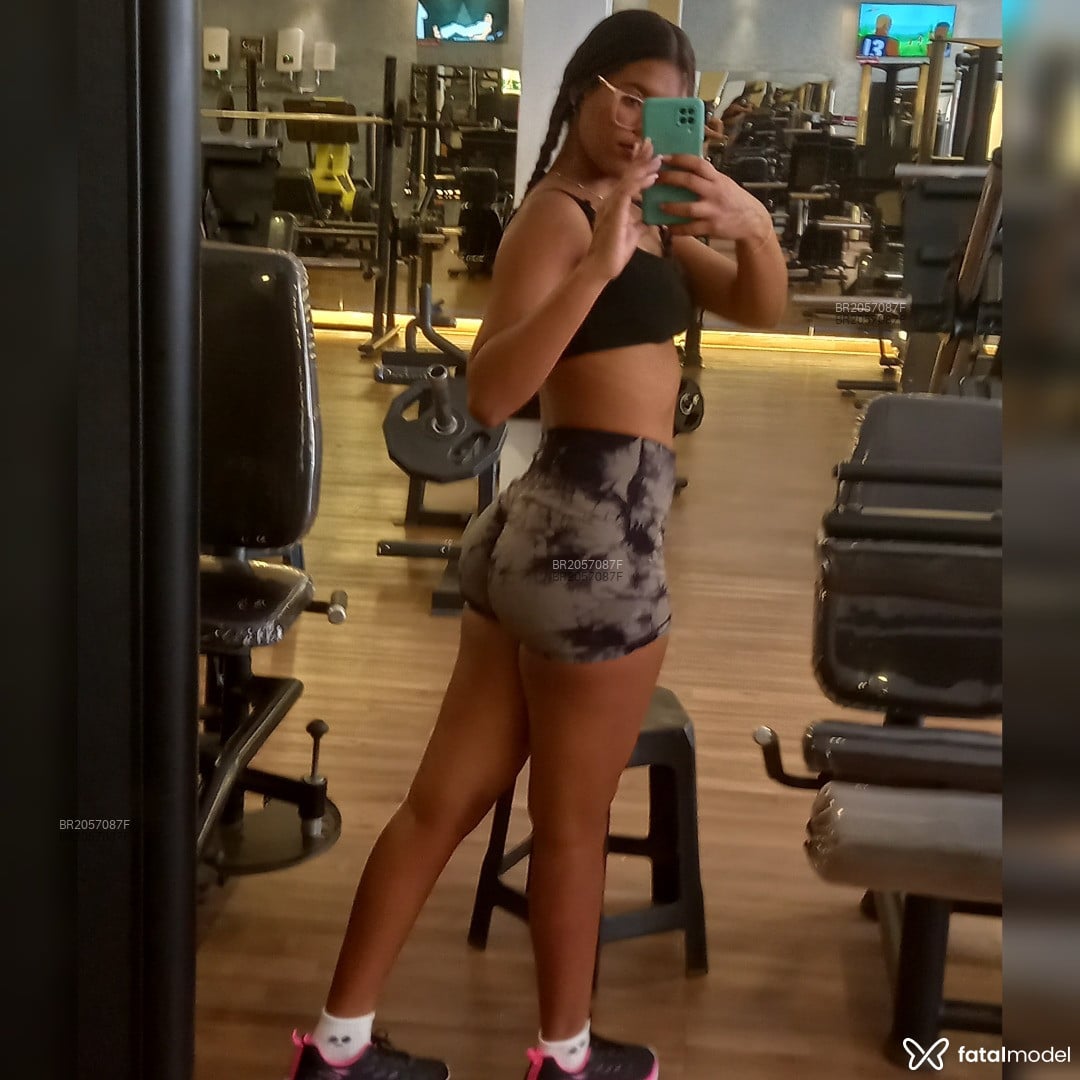 Acompanhante mulher com cabelo castanho de olhos pretos em Uberlândia - Patrícia Ferraz