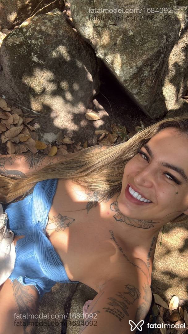 Acompanhante mulher loira (o) de olhos mel - Clara Soares
