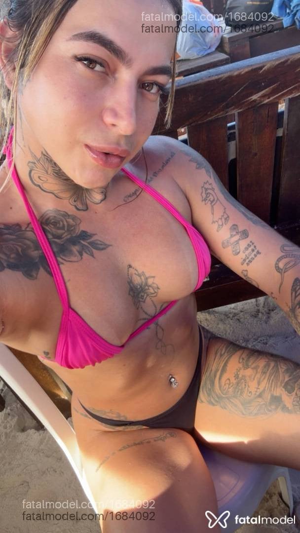 Acompanhante mulher loira (o) de olhos mel - Clara Soares
