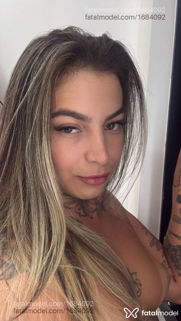 Acompanhante mulher loira (o) de olhos mel - Clara Soares