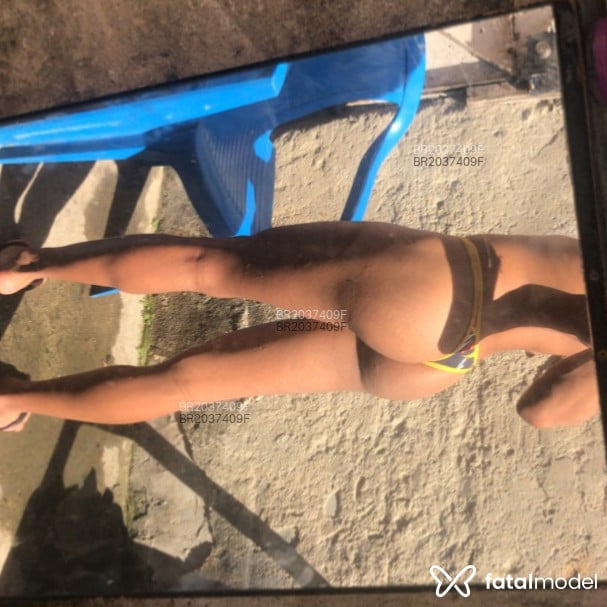Acompanhante homem com cabelo castanho de olhos castanhos em Rio de Janeiro Acompanhante homem com cabelo castanho de olhos castanhos em Rio de Janeiro - Valen
