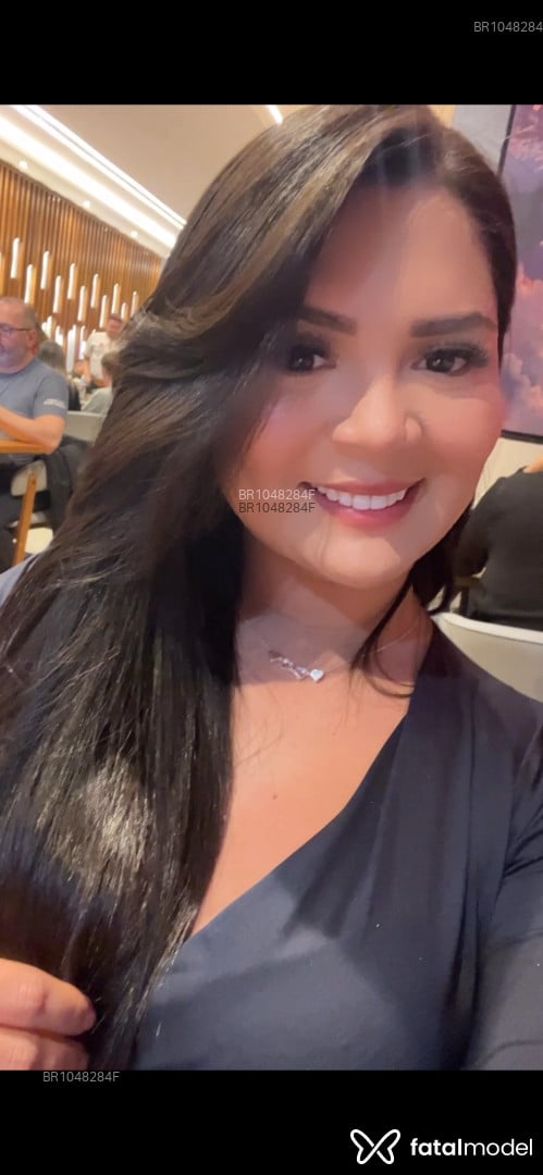 Acompanhante mulher com cabelo castanho de olhos castanhos em Belo Horizonte Acompanhante mulher com cabelo castanho de olhos castanhos em Belo Horizonte - Mel Lima