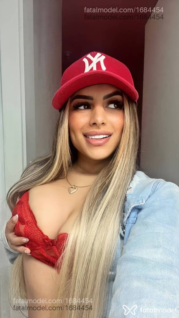 Acompanhante mulher com cabelo castanho de olhos castanhos - Mikaelly