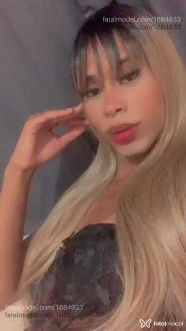 Acompanhante mulher trans morena (o) de olhos castanhos - Mariana Coutto Acompanhante mulher trans morena (o) de olhos castanhos - Mariana Coutto