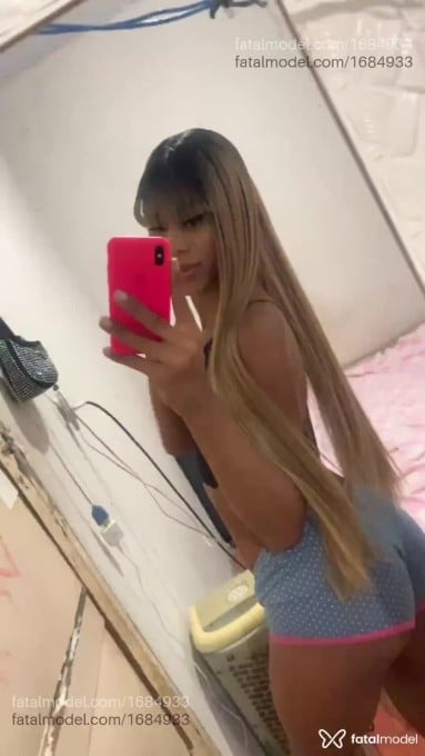 Acompanhante mulher trans morena (o) de olhos castanhos - Mariana Coutto Acompanhante mulher trans morena (o) de olhos castanhos - Mariana Coutto