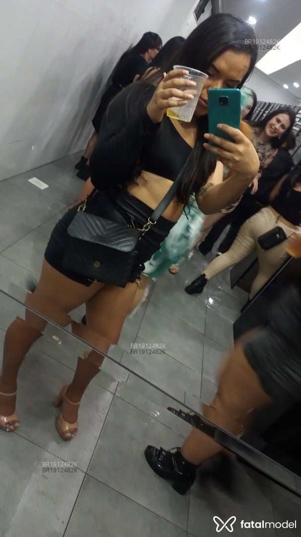 Acompanhante mulher trans morena (o) de olhos castanhos em Guarapuava - Isah Saffadinha