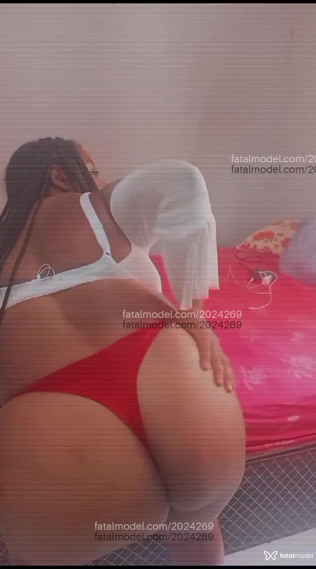 Acompanhante mulher com cabelo castanho de olhos pretos em Campinas - Flávia Halmeida