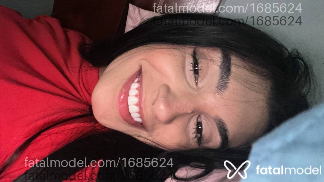 Acompanhante mulher morena (o) de olhos pretos - Bianca