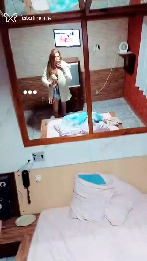 Acompanhante mulher trans ruiva (o) de olhos verdes - JHULLY Campos