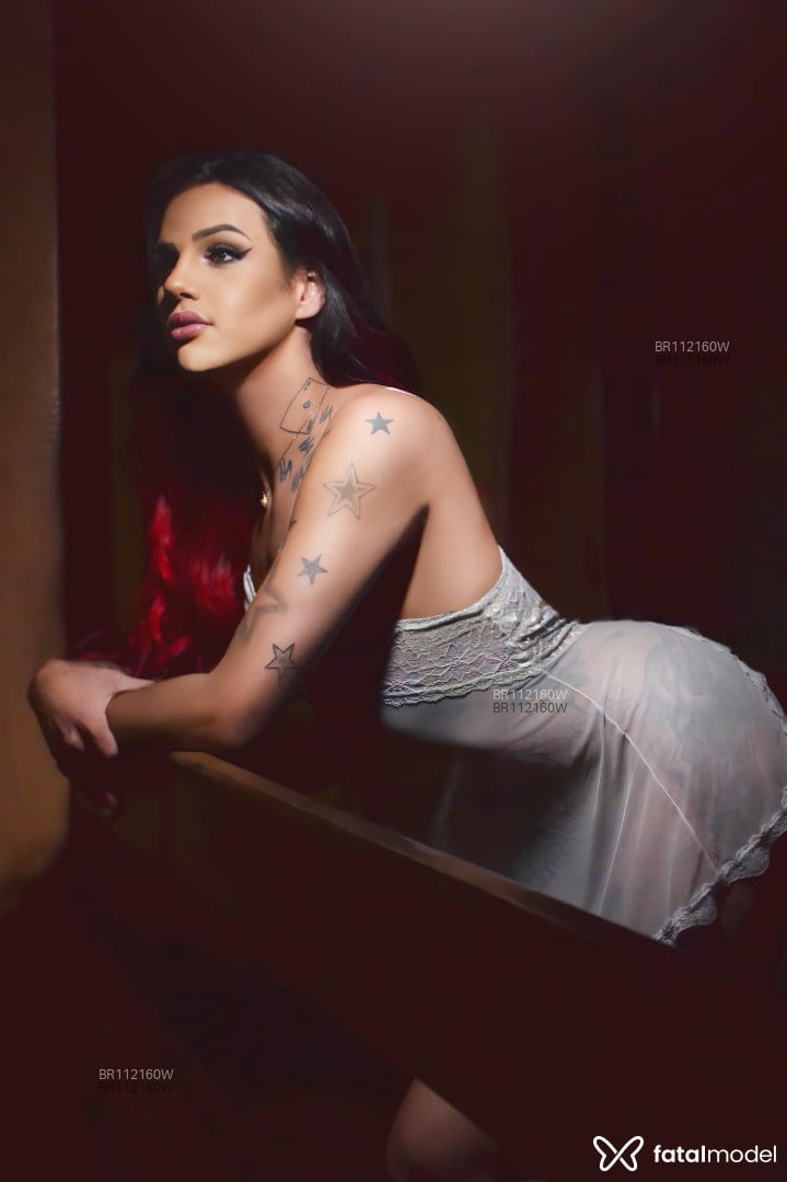 Acompanhante mulher trans com cabelo castanho de olhos mel em Panambi Acompanhante mulher trans com cabelo castanho de olhos mel em Panambi - Alexia Renata