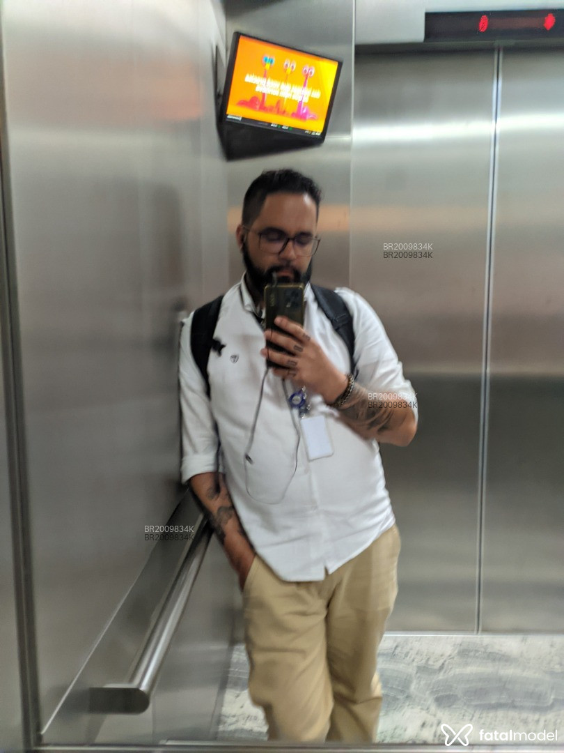 Acompanhante homem com cabelo castanho de olhos castanhos em São Paulo - Eumesmo
