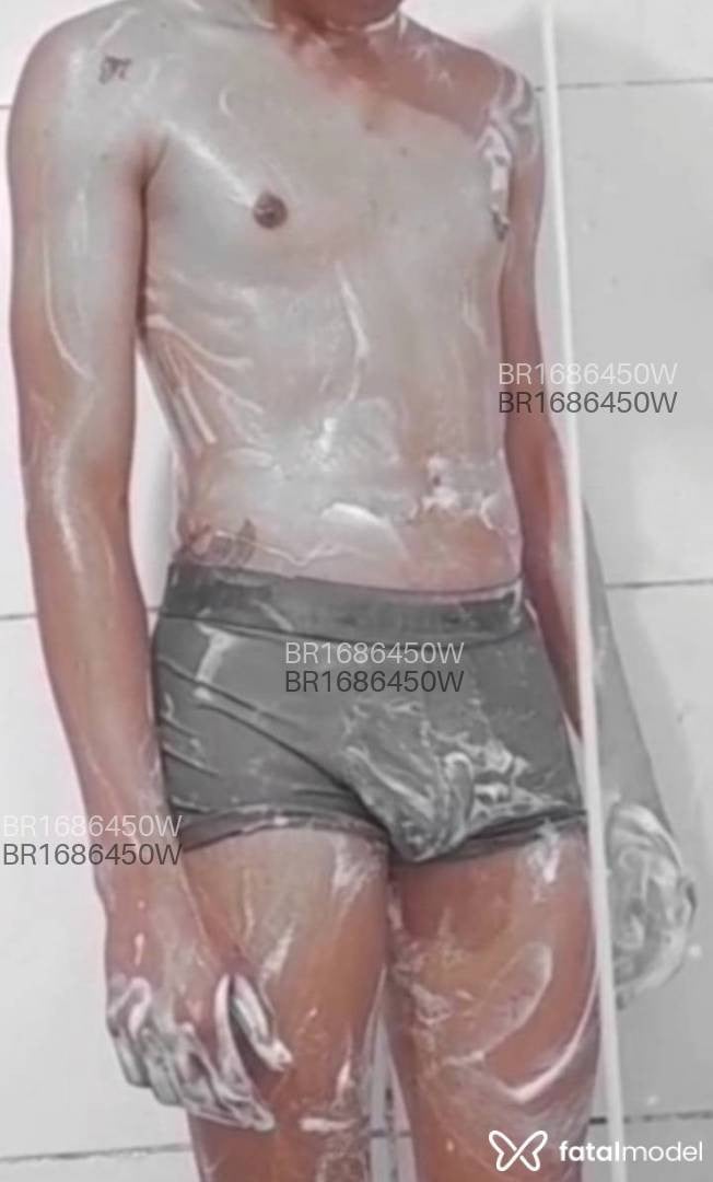 Acompanhante homem morena (o) de olhos mel em Videira Acompanhante homem morena (o) de olhos mel em Videira - Mïï