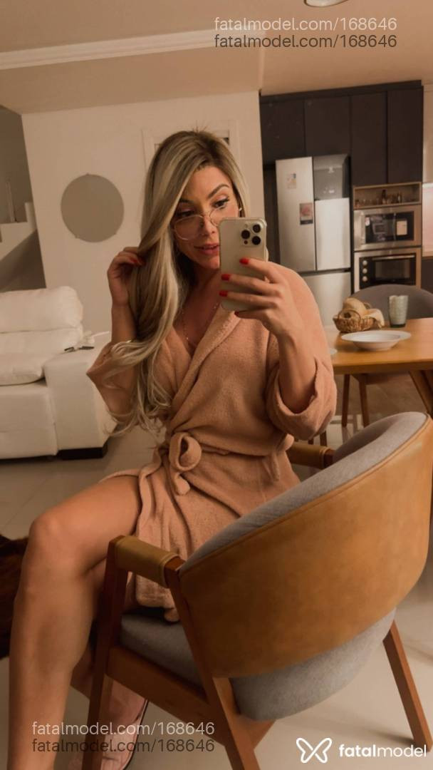 Acompanhante travesti com cabelo castanho de olhos castanhos em Passo Fundo - Agata Prado