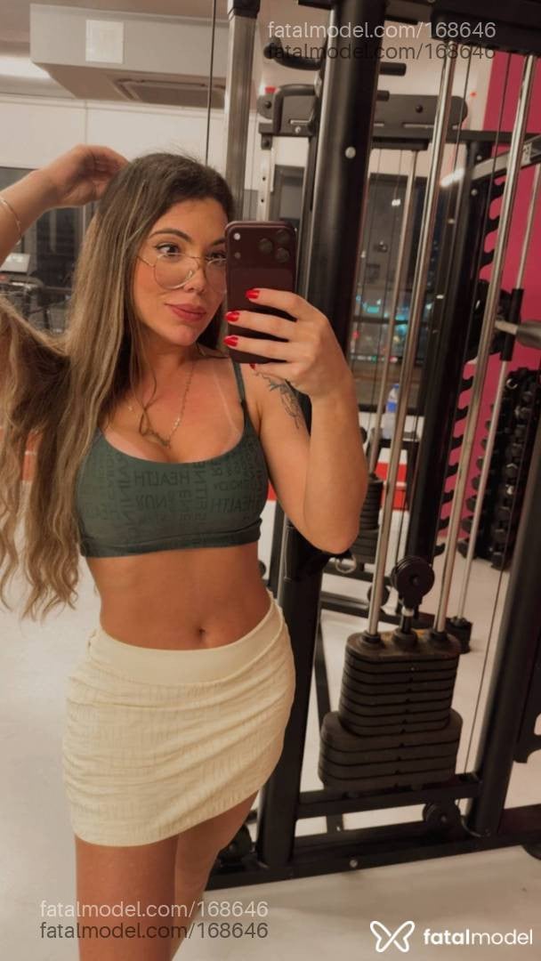 Acompanhante travesti com cabelo castanho de olhos castanhos - Agata Prado