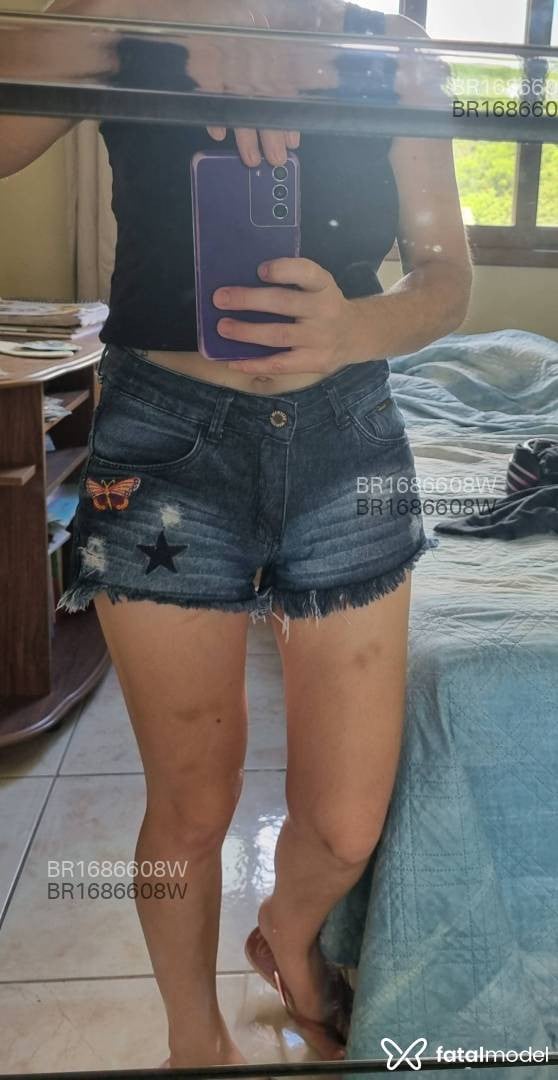 Acompanhante mulher com cabelo castanho de olhos verdes em Brusque - Julia