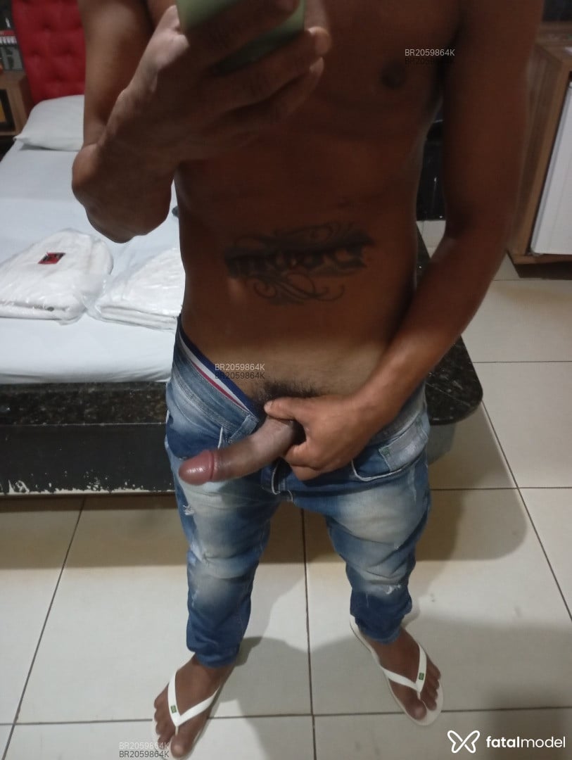 Acompanhante homem morena (o) de olhos castanhos - Hetero Acompanhante homem morena (o) de olhos castanhos - Hetero
