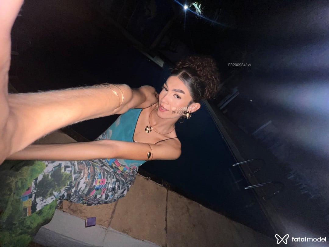 Acompanhante mulher trans com cabelo castanho de olhos pretos em São Gonçalo do Amarante - Angel