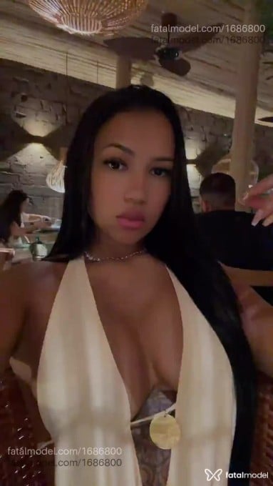 Acompanhante mulher morena (o) de olhos castanhos - Laura