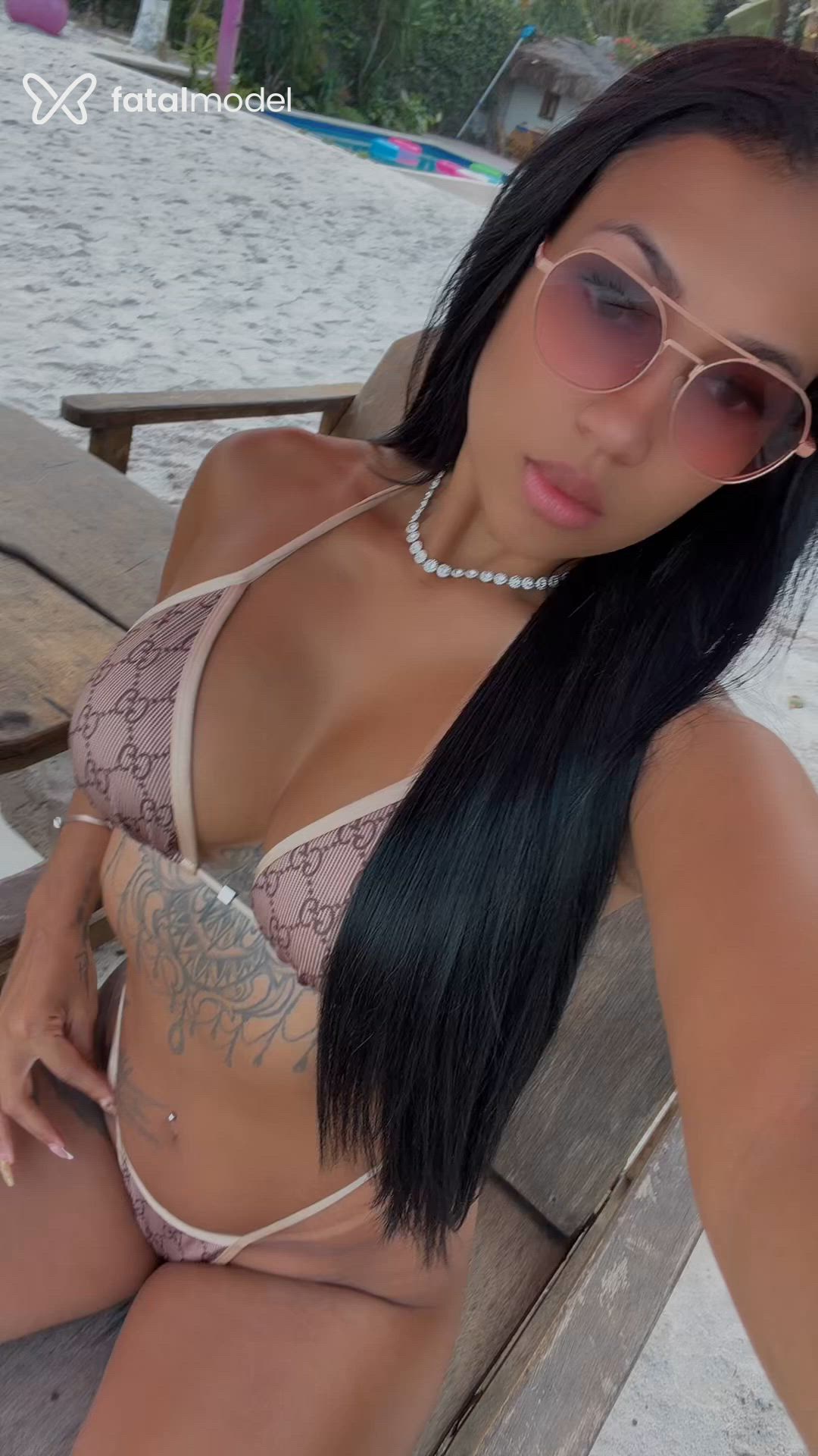 Acompanhante mulher morena (o) de olhos castanhos - Laura