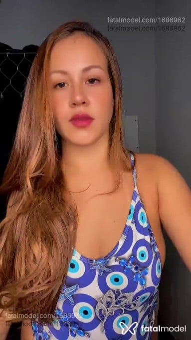 Acompanhante mulher ruiva (o) de olhos castanhos - Eloisa Matos