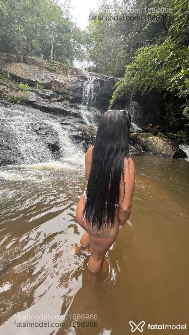 Acompanhante mulher morena (o) de olhos castanhos - Larissa Duarte Acompanhante mulher morena (o) de olhos castanhos - Larissa Duarte