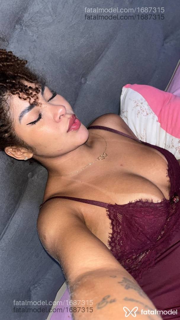 Acompanhante mulher morena (o) de olhos castanhos em Rio Verde - LylaMaria